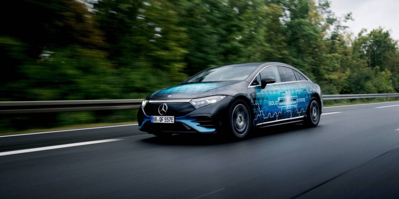 Mercedes EQS com bateria de estado sólido percorre 1.205 km com uma única carga