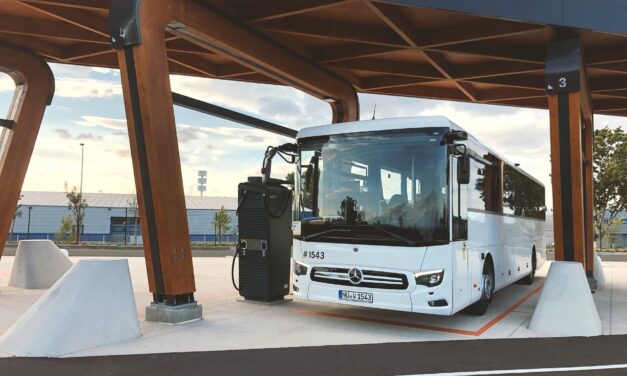 Daimler Buses amplia a base de estações de carregamento públicas