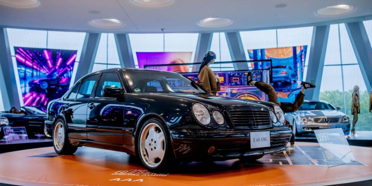 Rara excentricidade, Mercedes-Benz E 60 AMG, na exposição especial “Youngtimer”