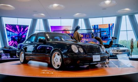 Rara excentricidade, Mercedes-Benz E 60 AMG, na exposição especial “Youngtimer”