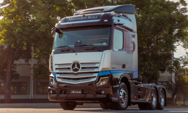 Actros Evolution Série Especial 15 anos, série especial do caminhão pesado da Mercedes-Benz