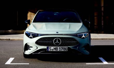 Mercedes-Benz lança CLA híbrido em três de versões
