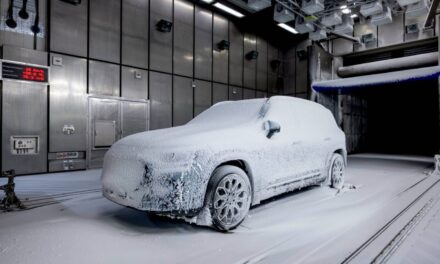 Futuro Mercedes-Benz GLB passa por testes de inverno