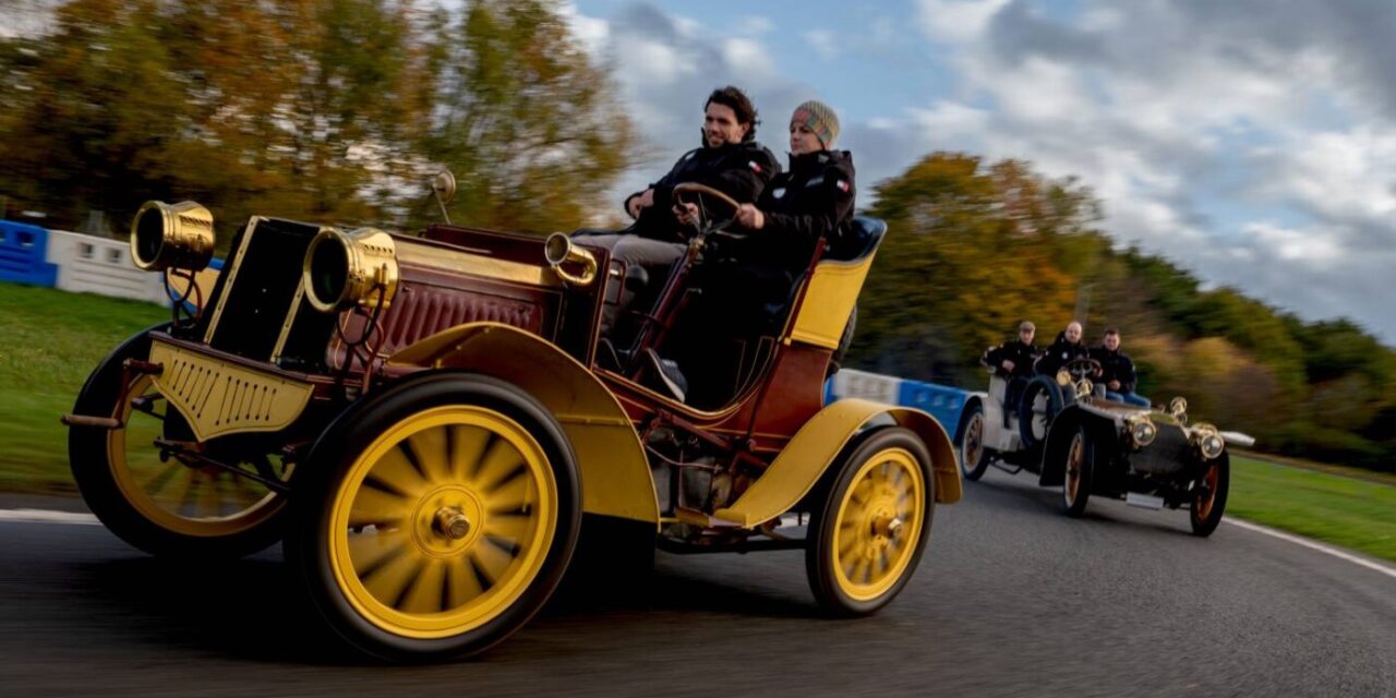 Mercedes-Benz Spider e um Mercedes-Simplex 28/32 hp se preparam para os “140 Anos do Automóvel” em 2026.