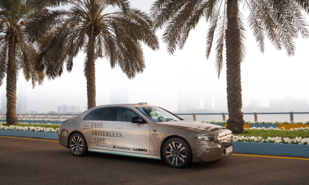 Mercedes Classe S 2026 faz um vislumbre em uma parceria com a Momenta e Lumo