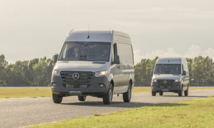 Mercedes-Benz apresenta Sprinter com câmbio automático no Brasil