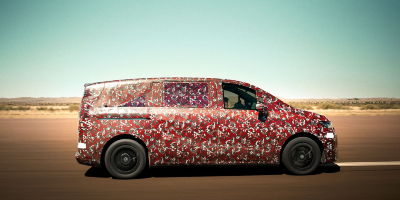 Mercedes VLE irá oferecer direção no eixo traseiro e tecnologia steer-by-wire