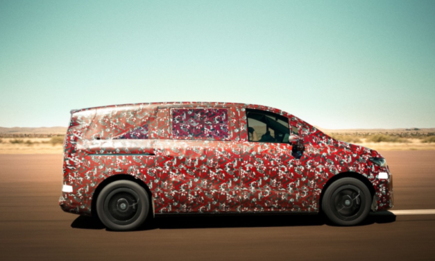 Mercedes VLE irá oferecer direção no eixo traseiro e tecnologia steer-by-wire