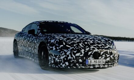 Mercedes-AMG GT Coupé de 4 portas passa por testes finais na Suécia